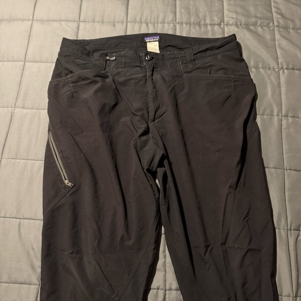 Patagonia Men's Black Cargo Pants